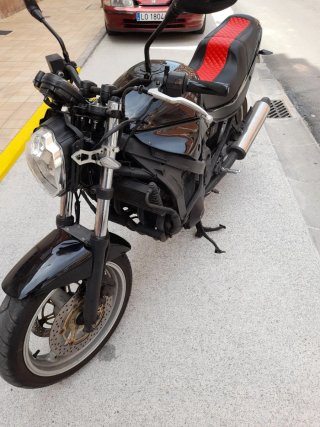 Moto Naked TRANFORMADA BASE SUZUKI GSXF 750