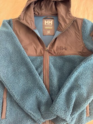 Helly Hansen forro polar con capucha