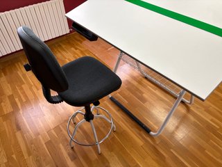Mesa y silla dibujo profesional en muy buen estado