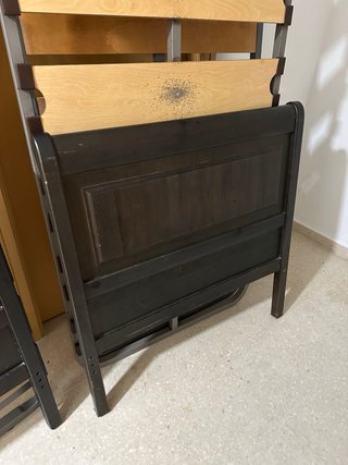 Due testate in legno di pino