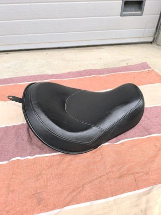 Asiento Harley Davidson Road King Negro