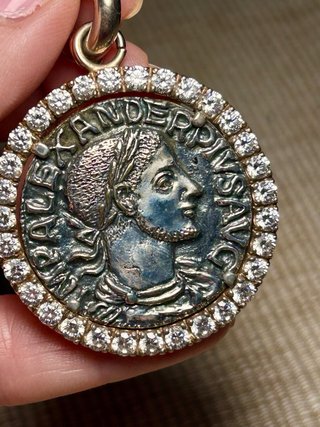 Colgante joya Moneda Antigua con Circonitas