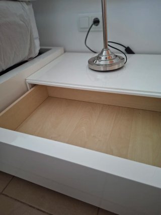 Dormitorio de matrimonio blanco