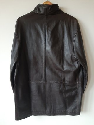 Chaquetón de piel marrón con forro de paño