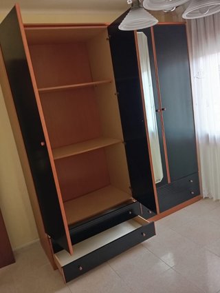 Armario 4 puertas negro y madera
