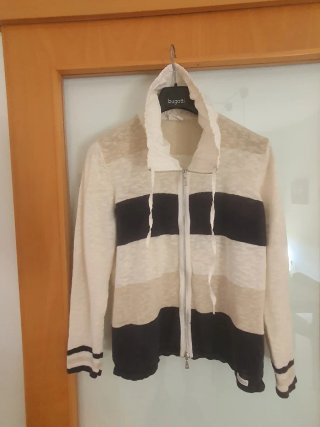 Chaqueta  Hilo Beige y Negro xxl  pequeña seria xl