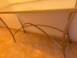 Mesa consola forja dorada y cristal
