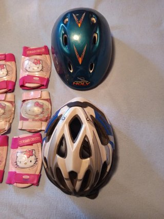 Cascos y rodilleras Hello Kitty para niños
