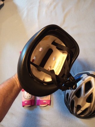 Cascos y rodilleras Hello Kitty para niños