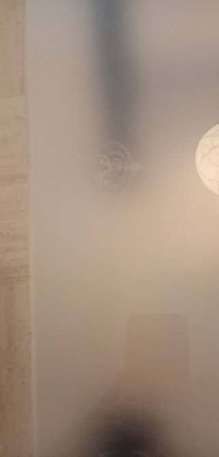 Scrivania/tavolo in plexiglass satinato