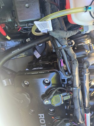 Moto de agua Sea-Doo GTX azul y blanca