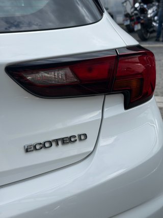 Opel Astra 2019 110cv IVA DEDUCIBLE