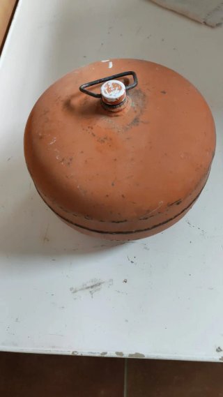 Bombona de camping gas naranja