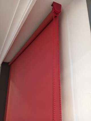 Estor enrollable rojo
