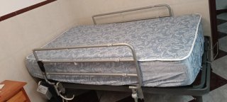 Cama geriátrica eléctrica casi nueva