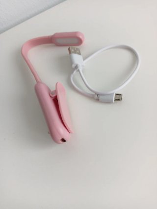 Luce libro rosa con clip e cavo USB