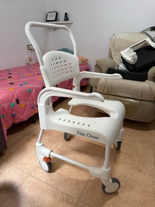 Silla de ruedas para ducha Etac