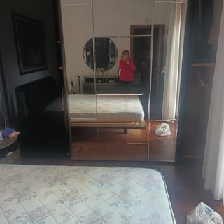 Camera da letto marmorea laccata colore grigio