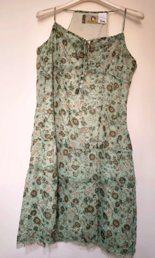 Vestido Koroshi talla L