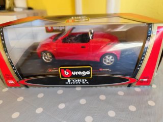 Coche a escala 1:24