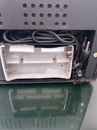Vintage multiband radio working