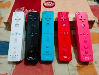 2 Mandos Wii Motion Plus Azul y Negro