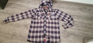 SOBRECAMISA CON CAPUCHA