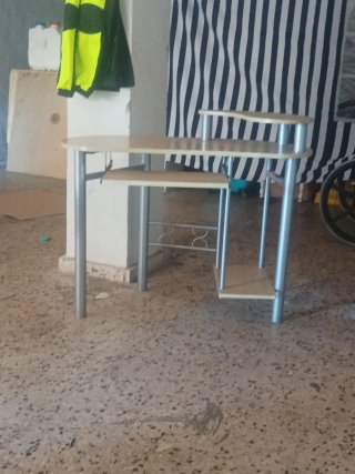 Mesa de ordenador madera y metal