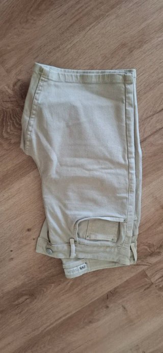 Pantalones cortos Zara beige,talla 40