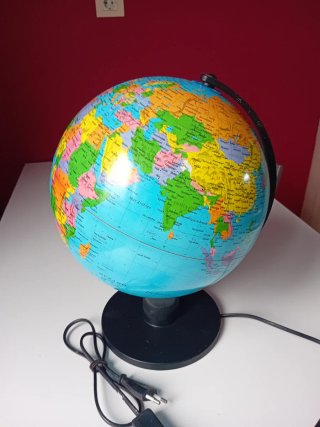 Globo Terráqueo Iluminado