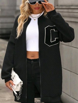 Chaqueta larga negra con logo C