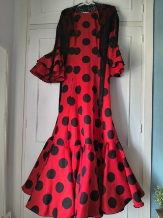 Traje Flamenca Rojo Lunares Negros