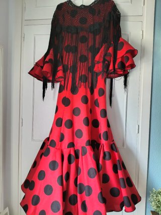 Traje Flamenca Rojo Lunares Negros