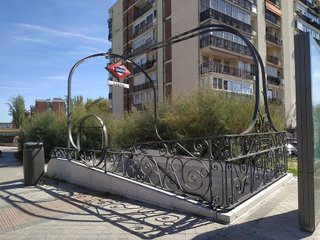 Local comercial en alquiler en Canillas en Madrid