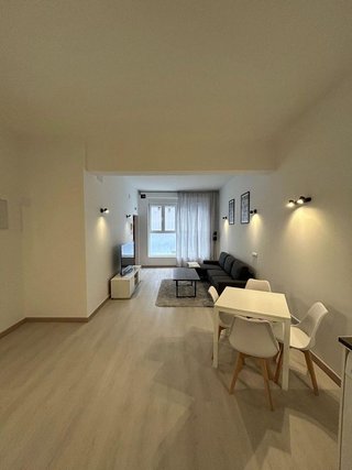 Local comercial en alquiler en Puerta del Ángel en Madrid