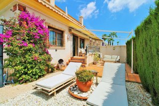 Casa pareada en venta en Campos de Golf - Villa Martin - Los Dolses en Orihuela