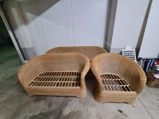 Conjunto de mimbre 2 sofás y butaca de regalo,