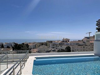 Local comercial en venta en La Carihuela en Torremolinos
