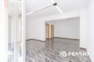 Local comercial en venta en Centre - Eixample – Can Llobet – Can Serra en Barbera del Vallès