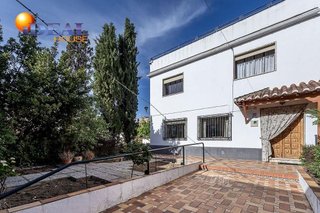 Chalet en venta en Cájar