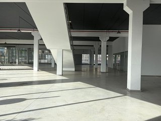 Nave industrial en alquiler en La Paz en Alcalá de Guadaira