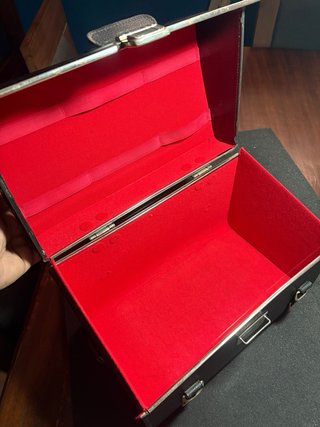 Pequeño baúl para material fotográfico Sacar