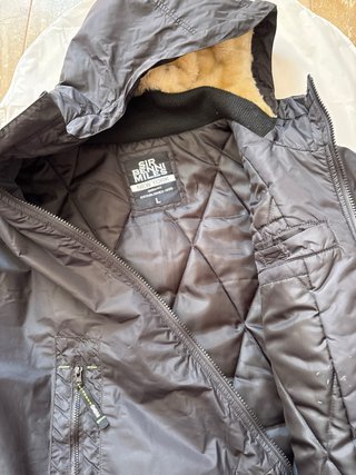 Chaqueta Bomber Sir Benni Miles New York Negra Tal