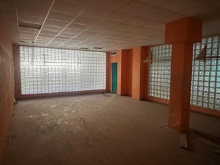 Local comercial en venta en Zona Avda. Juan de Diego - Parque Municipal  en Bormujos