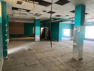 Local comercial en venta en Zona Avda. Juan de Diego - Parque Municipal  en Bormujos