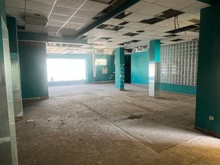 Local comercial en venta en Zona Avda. Juan de Diego - Parque Municipal  en Bormujos