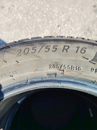 Neumático 205/55 R16 - 4000 km