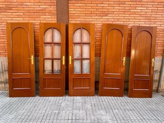 Puertas de madera maciza