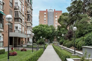 Local comercial en alquiler en Santa Eugenia en Madrid