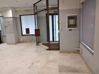 Local comercial en alquiler en La Chantría - La Lastra en León